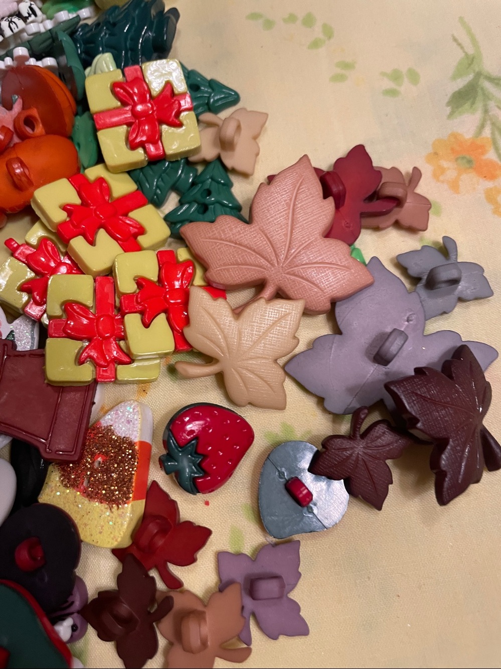 Button Bundle - Picture 5 of 7